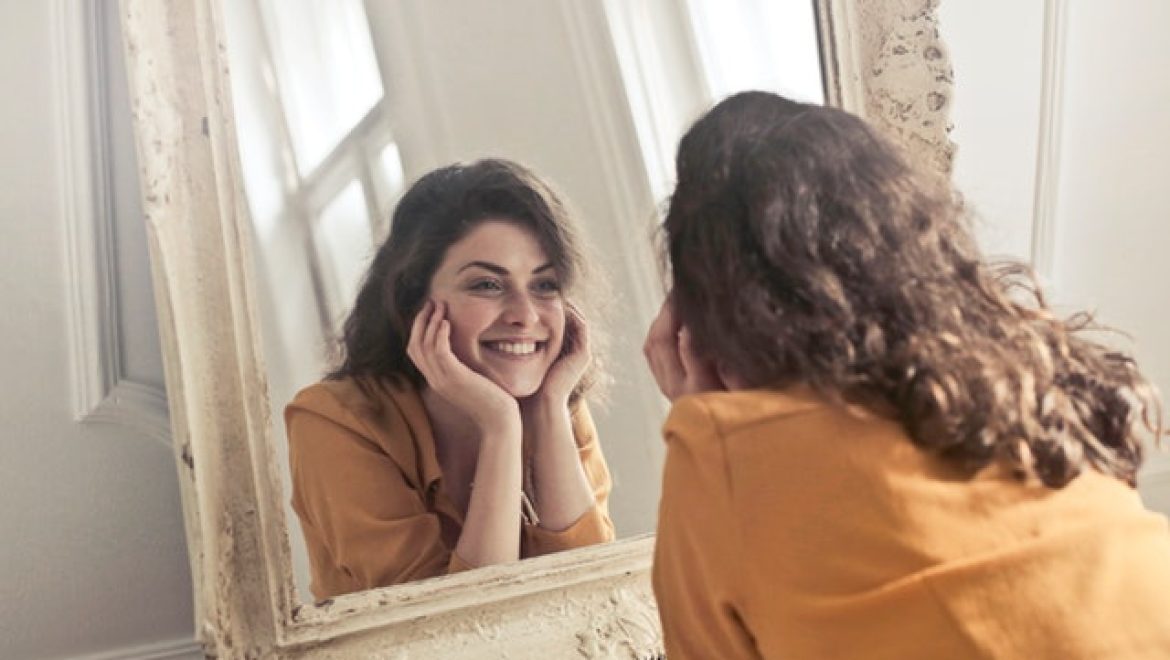 5 טיפים שיעזרו לך לשמור על עור פנים בריא וצעיר